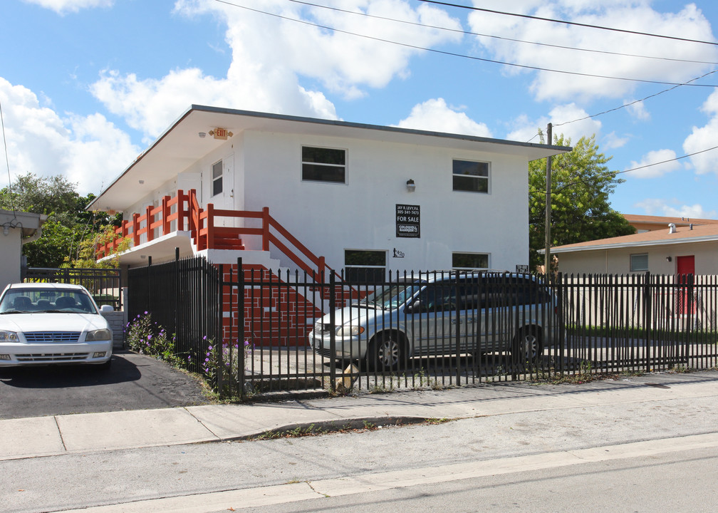 420 NW 35th St in Miami, FL - Building Photo