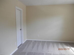 1346 River Birch Run S in Chesapeake, VA - Building Photo - Building Photo