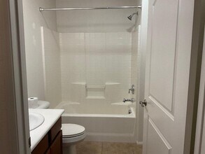 194 Paseo Bravo in Palm Desert, CA - Building Photo - Building Photo