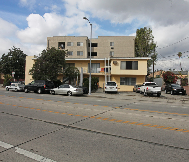 1085 Myra Ave in Los Angeles, CA - Building Photo - Building Photo