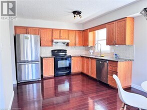 480 Trembling Aspen Ave in Waterloo, ON - Building Photo - Building Photo