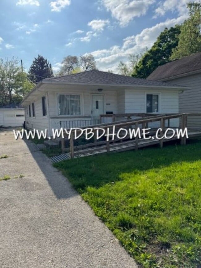 1902 Hillside Ave in Fort Wayne, IN - Building Photo - Building Photo