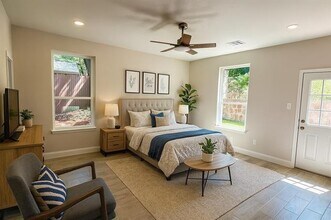 1027 Mustang Trail in Granbury, TX - Building Photo - Building Photo