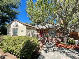 2477 Pacheco St in Concord, CA - Building Photo