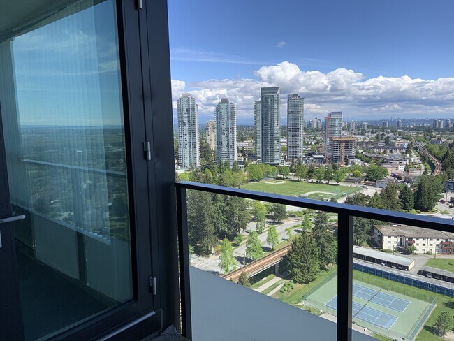 6658 Dow Ave in Burnaby, BC - Building Photo - Building Photo