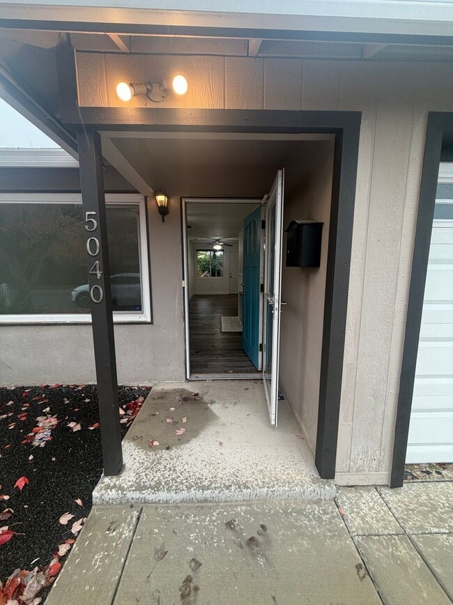 5040 Alcott Dr in Sacramento, CA - Building Photo - Building Photo