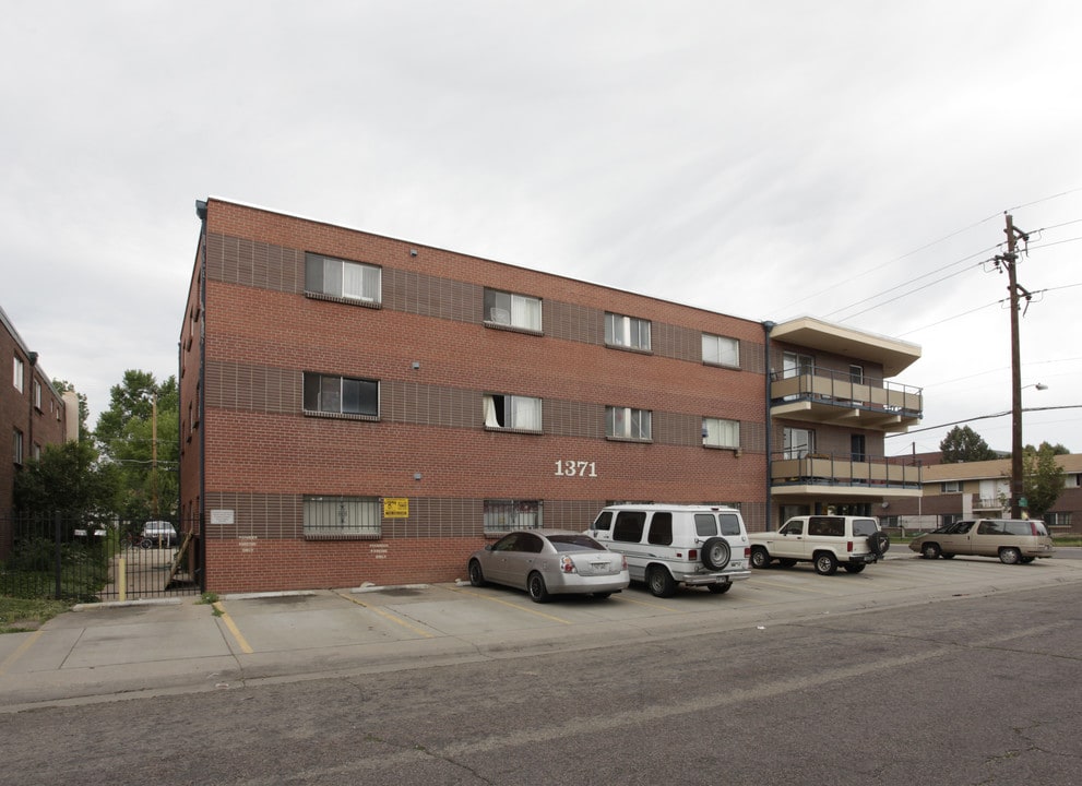 1371 Xenia St in Denver, CO - Building Photo