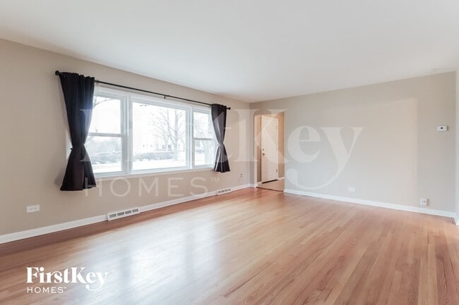 301 E Division St in Itasca, IL - Building Photo - Building Photo