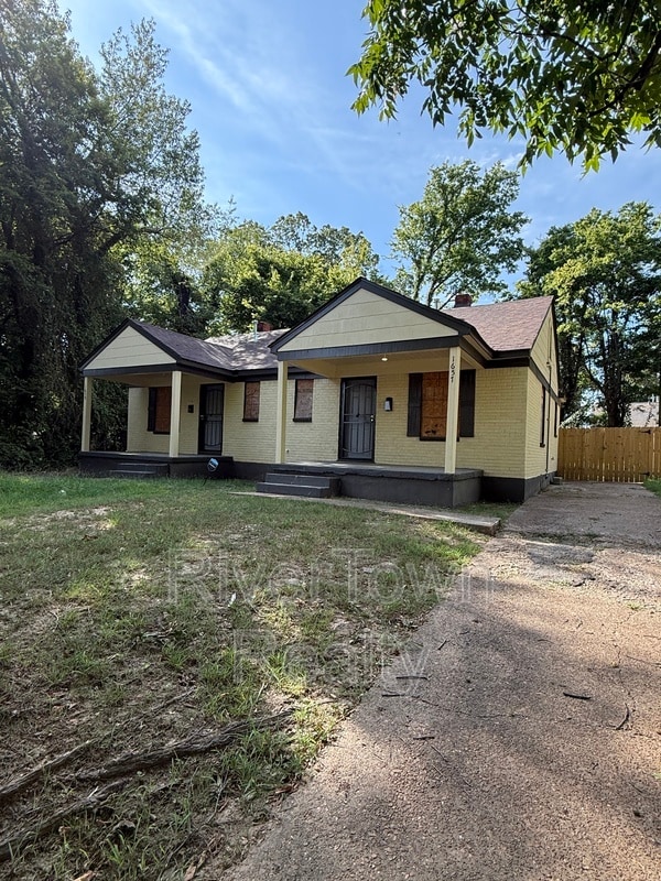 property at 1659 Southern Ave