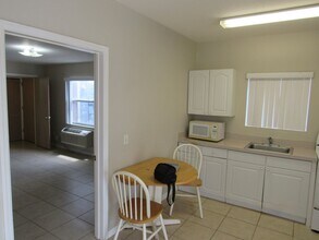 627 Orchid Dr-Unit -LO in Davenport, FL - Foto de edificio - Building Photo