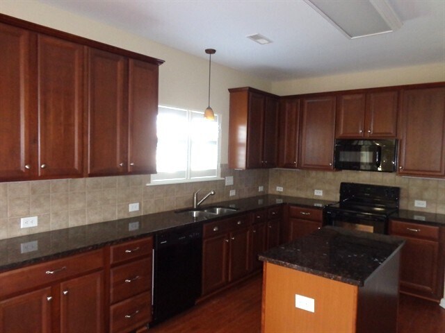 10035 Back Acre Dr in Charlotte, NC - Building Photo - Building Photo