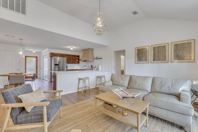 142 West Tisbury Lane in Pooler, GA - Building Photo - Building Photo