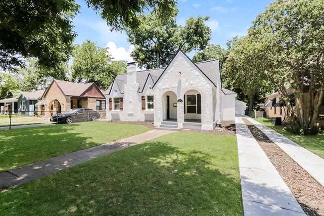 1131 Brunner Ave in Dallas, TX - Building Photo - Building Photo