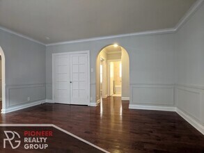 542 W Surf St, Unit N2 in Chicago, IL - Building Photo - Building Photo