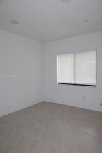 8037 NW 46th Terrace in Doral, FL - Building Photo - Building Photo