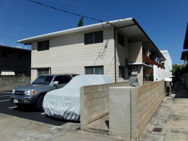 745 Makaleka Ave in Honolulu, HI - Building Photo - Building Photo