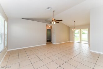 406 SE 8th St in Cape Coral, FL - Building Photo - Building Photo