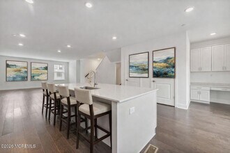 46 Mariveles Wy in Tinton Falls, NJ - Foto de edificio - Building Photo