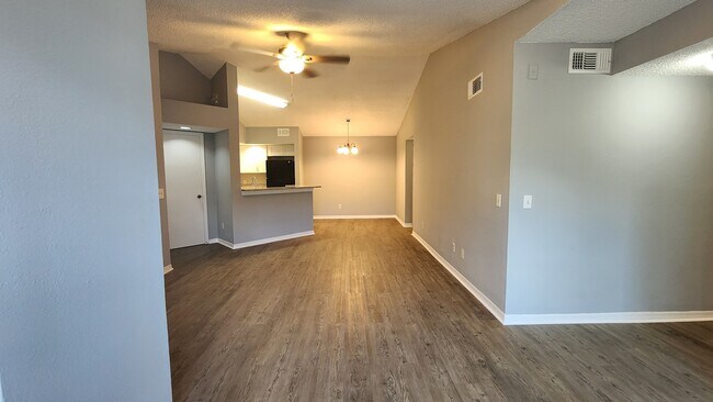 4540 Commander Dr in Orlando, FL - Building Photo - Building Photo