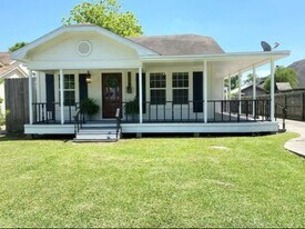 6716 Jefferson Blvd in Groves, TX - Building Photo