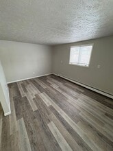 2001-2003 Skyline Dr NW in Minot, ND - Building Photo - Building Photo