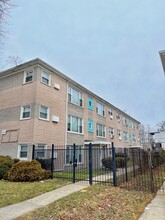 8917 S Cottage Grove Ave in Chicago, IL - Building Photo - Building Photo