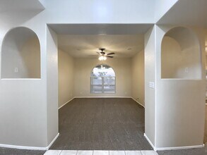 6925 Glen Hills Dr NE in Rio Rancho, NM - Foto de edificio - Building Photo