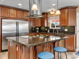 244 S Horne St in Oceanside, CA - Building Photo