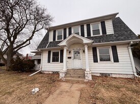 1533 23rd Ave in Moline, IL - Building Photo