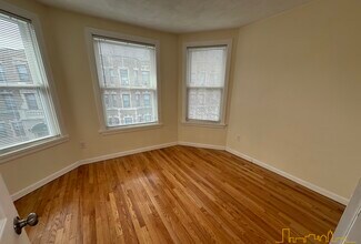 194 Kelton St, Unit 3 in Boston, MA - Building Photo - Building Photo