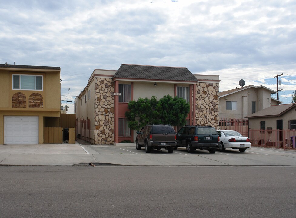 3653 N 43rd St in San Diego, CA - Building Photo