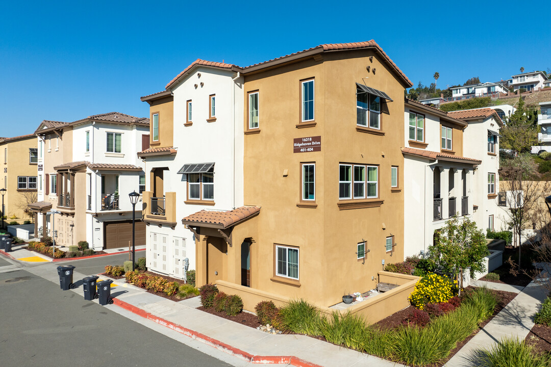 Bishops Ridge in San Leandro, CA - Foto de edificio