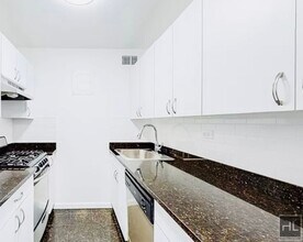 5 AVENUE in New York, NY - Building Photo - Building Photo