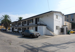 835 Thomas Ave in San Diego, CA - Building Photo - Building Photo