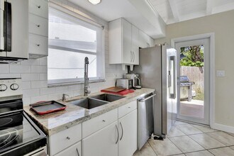 1733 SW 5th Ct in Fort Lauderdale, FL - Building Photo - Building Photo