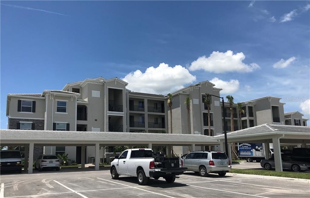 850 Tidewater Shores Loop-Unit -104 in Bradenton, FL - Foto de edificio