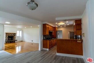 443 Lomita St in El Segundo, CA - Foto de edificio - Building Photo