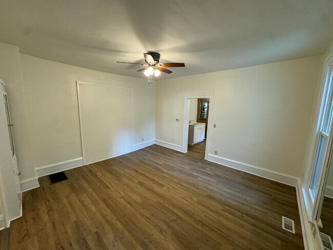 1007 N Prairie St in Bloomington, IL - Building Photo - Building Photo