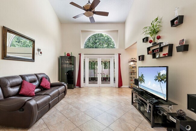 10579 Satinwood Cir in Orlando, FL - Building Photo - Building Photo