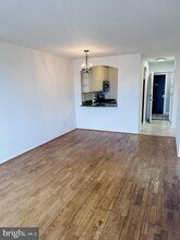 1330 New Hampshire Ave NW in Washington, DC - Foto de edificio - Building Photo