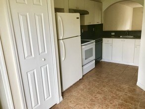 2921 SE 12th Rd-Unit -105 in Homestead, FL - Building Photo - Building Photo