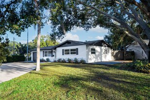 2050 67th Ave N in St. Petersburg, FL - Building Photo