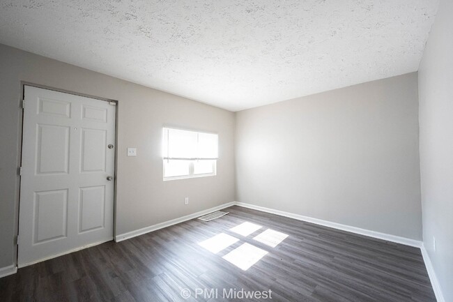 524 W 23rd St-Unit -3 in Indianapolis, IN - Building Photo - Building Photo
