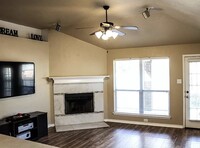 3737 Fiscal Ct in Fort Worth, TX - Foto de edificio - Building Photo