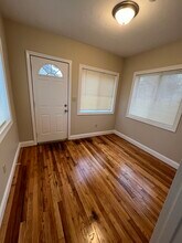 48 Dee Rd in Quincy, MA - Foto de edificio - Building Photo