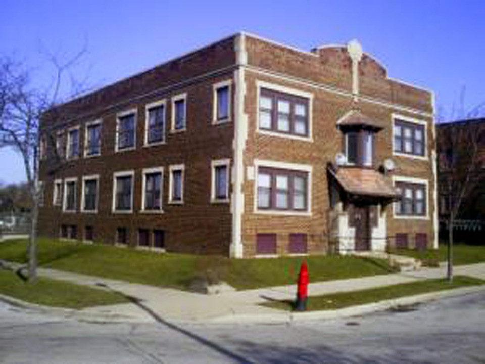 2830 W Vienna Ave in Milwaukee, WI - Foto de edificio