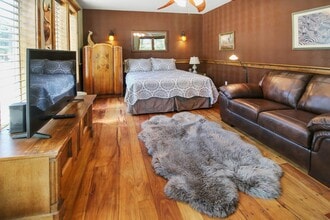 195 East E Street in Jacksonville, OR - Building Photo - Building Photo