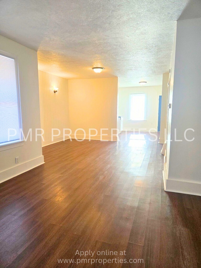 2439 Larimore Ave in Omaha, NE - Building Photo - Building Photo