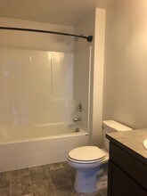 4229 Cove W Dr in Moses Lake, WA - Building Photo - Building Photo