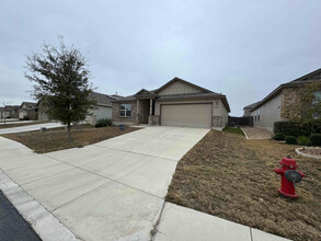 10747 Francisco Way in Converse, TX - Building Photo - Building Photo